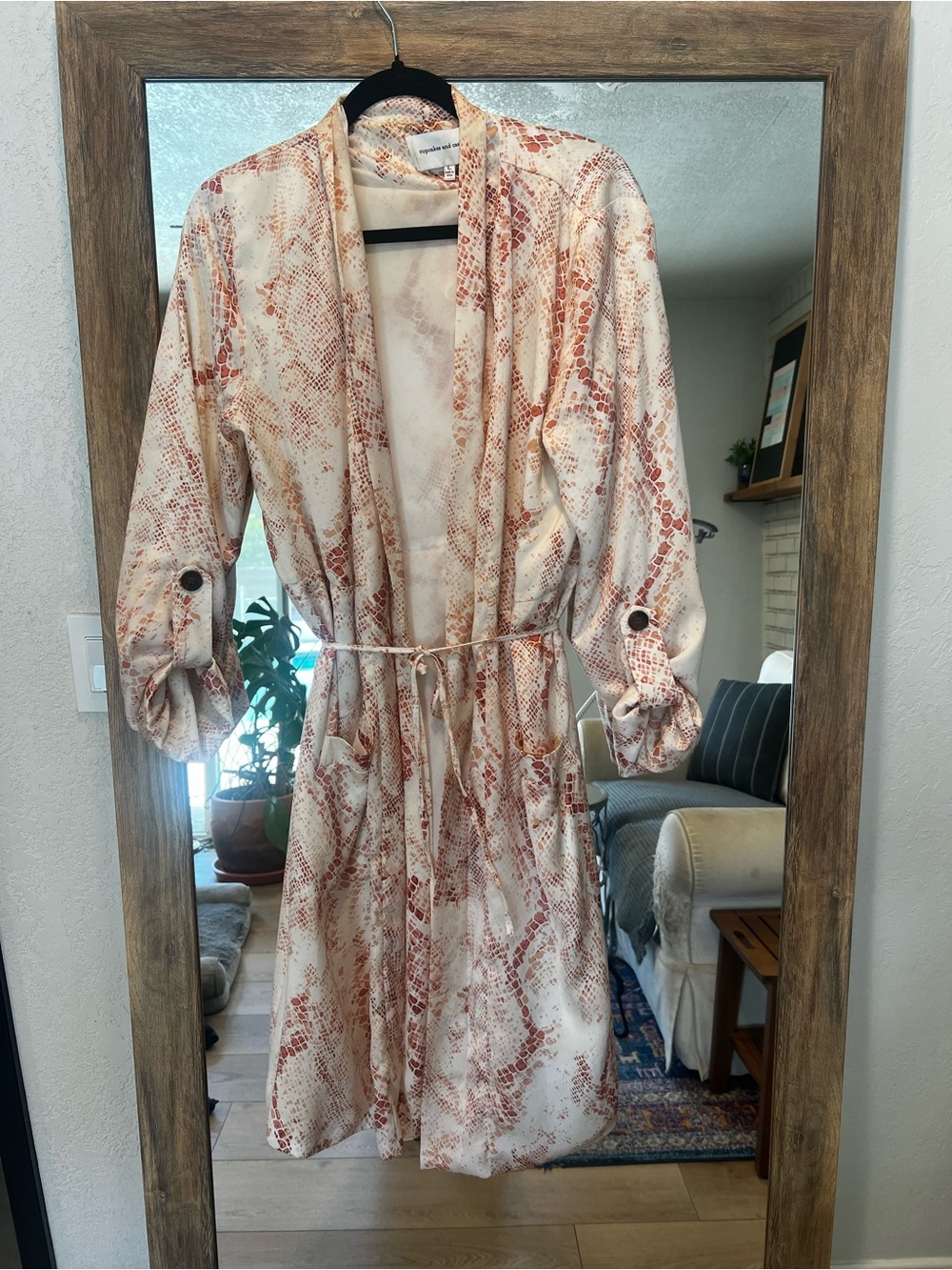 Lightweight Cream & Rust Snake-Print Robe jacket